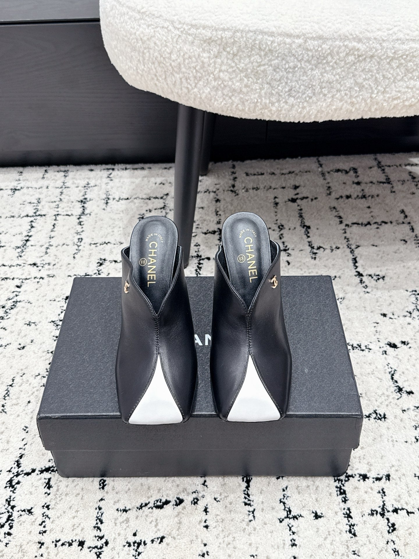 CC 26s Square Toe High Heels 9.5cm Black White Sheepskin 880460