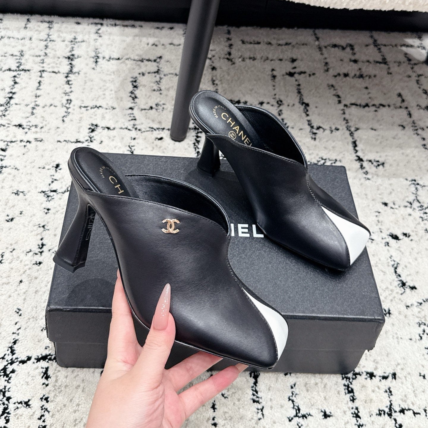 CC 26s Square Toe High Heels 9.5cm Black White Sheepskin 880460