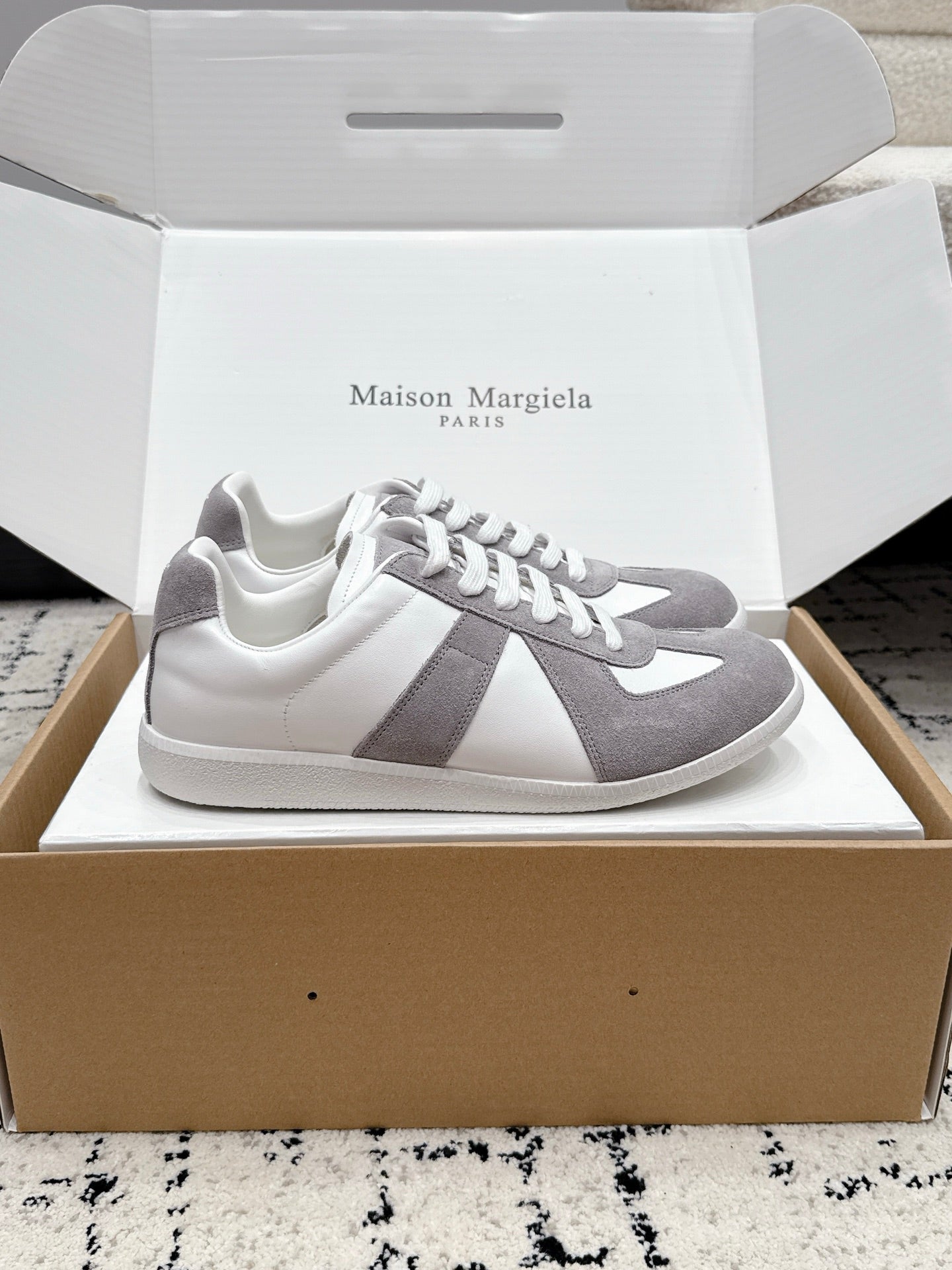 MM6 Replica Casual Sneaker White Grey Sheepskin Suede 881188