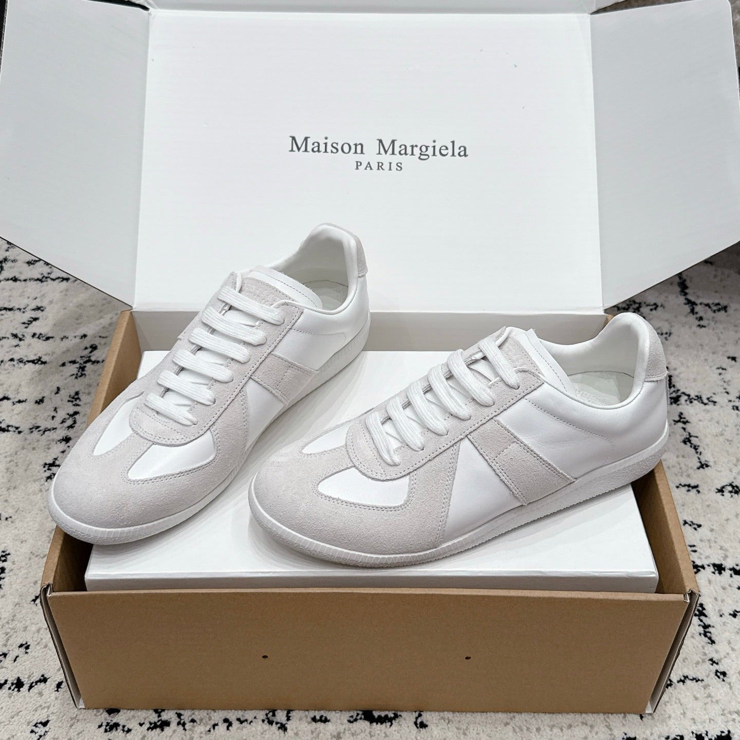 MM6 Replica Casual Sneaker White Sheepskin Suede 881195