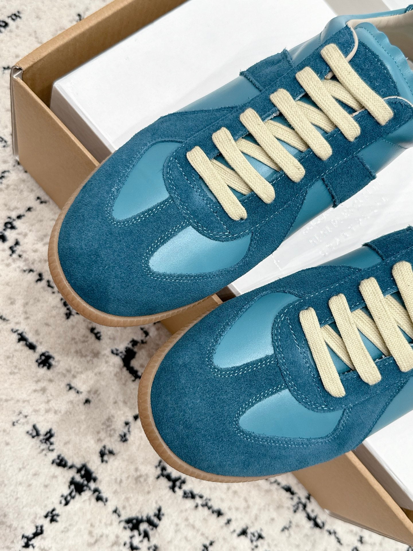 MM6 Replica Casual Sneaker Blue -Green Sheepskin Suede 881201