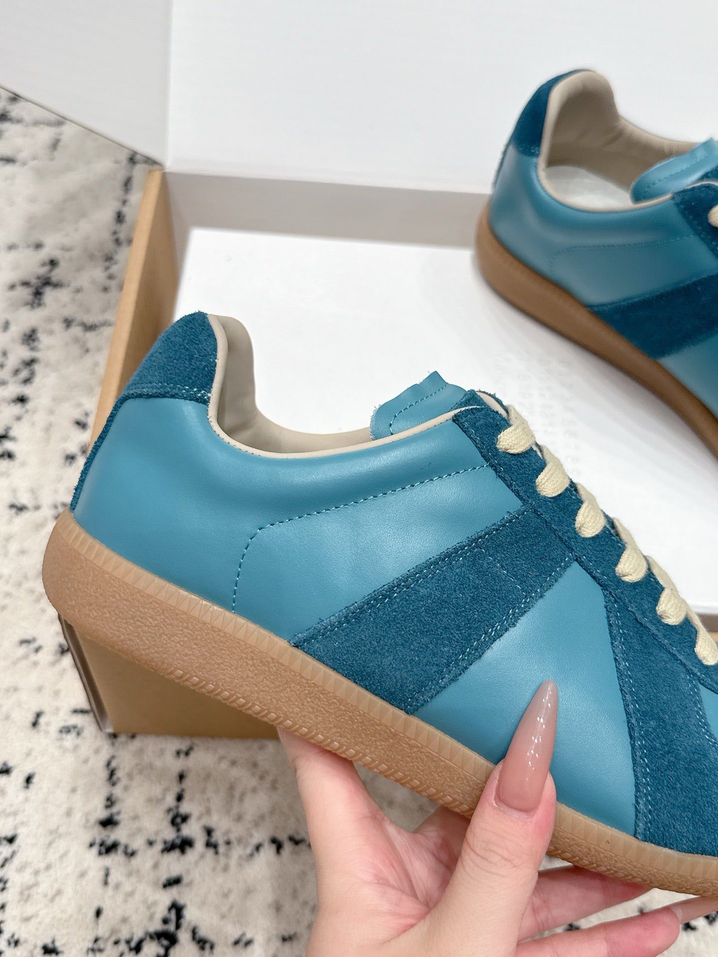 MM6 Replica Casual Sneaker Blue -Green Sheepskin Suede 881201