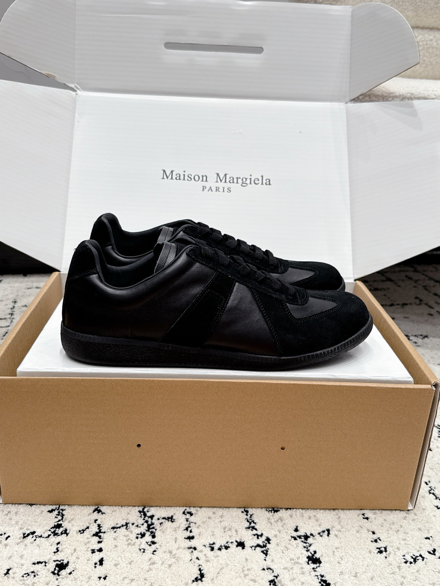 MM6 Replica Casual Sneaker Black Sheepskin Suede 881204