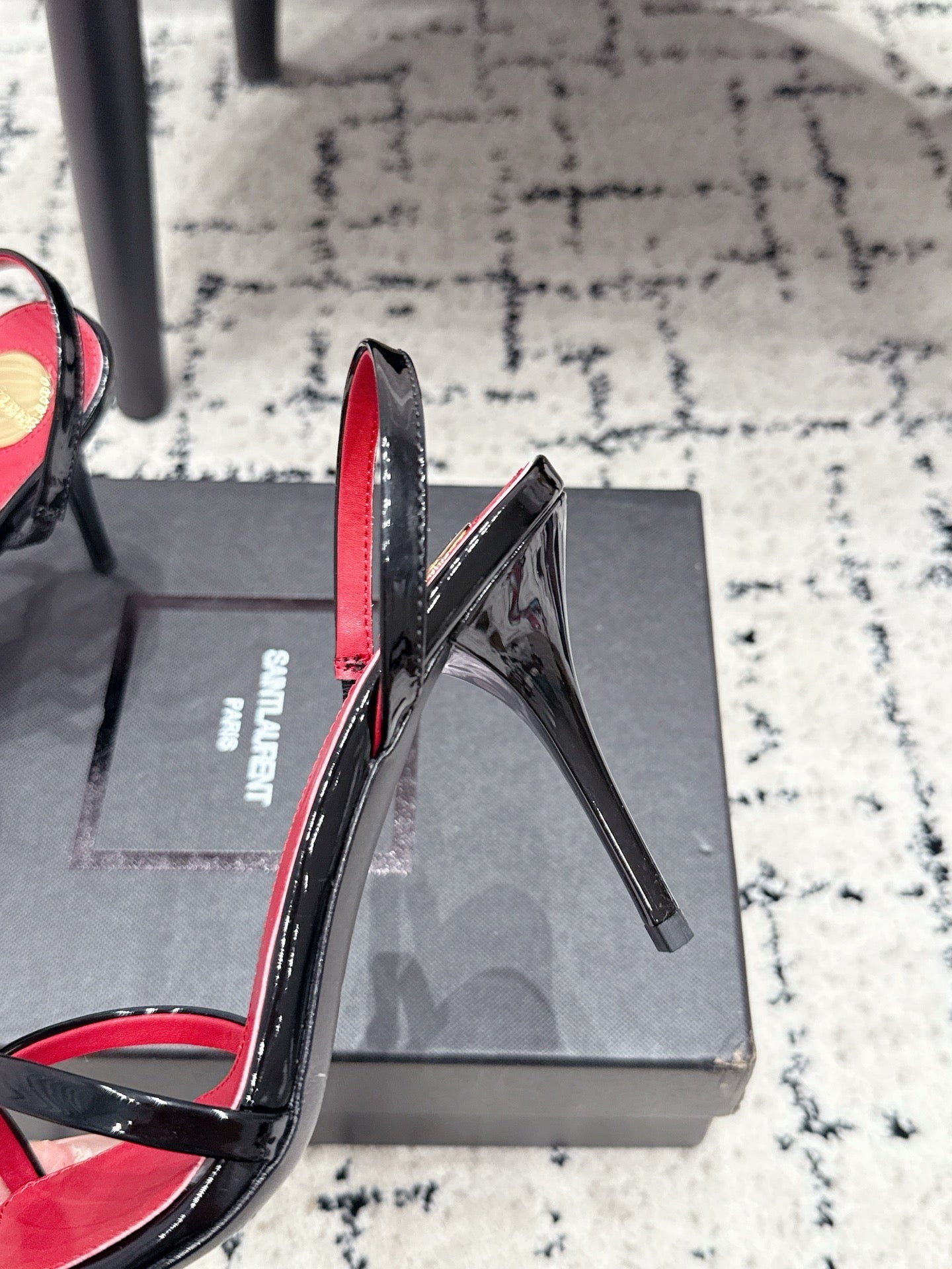 YSL Kirat Sandal 9.5cm Black Patent Leather 847157