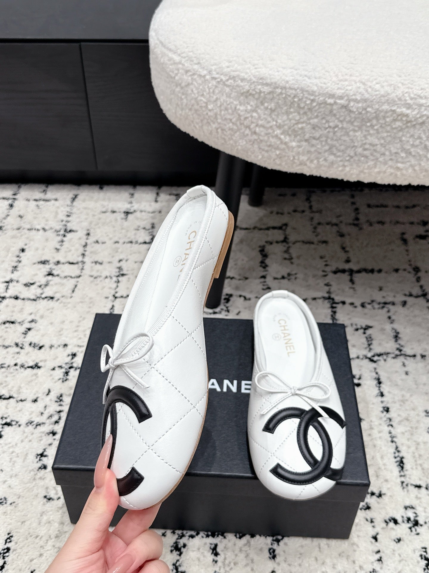 CC 26s Coco Beach Cambon Mule White Lambskin 847130