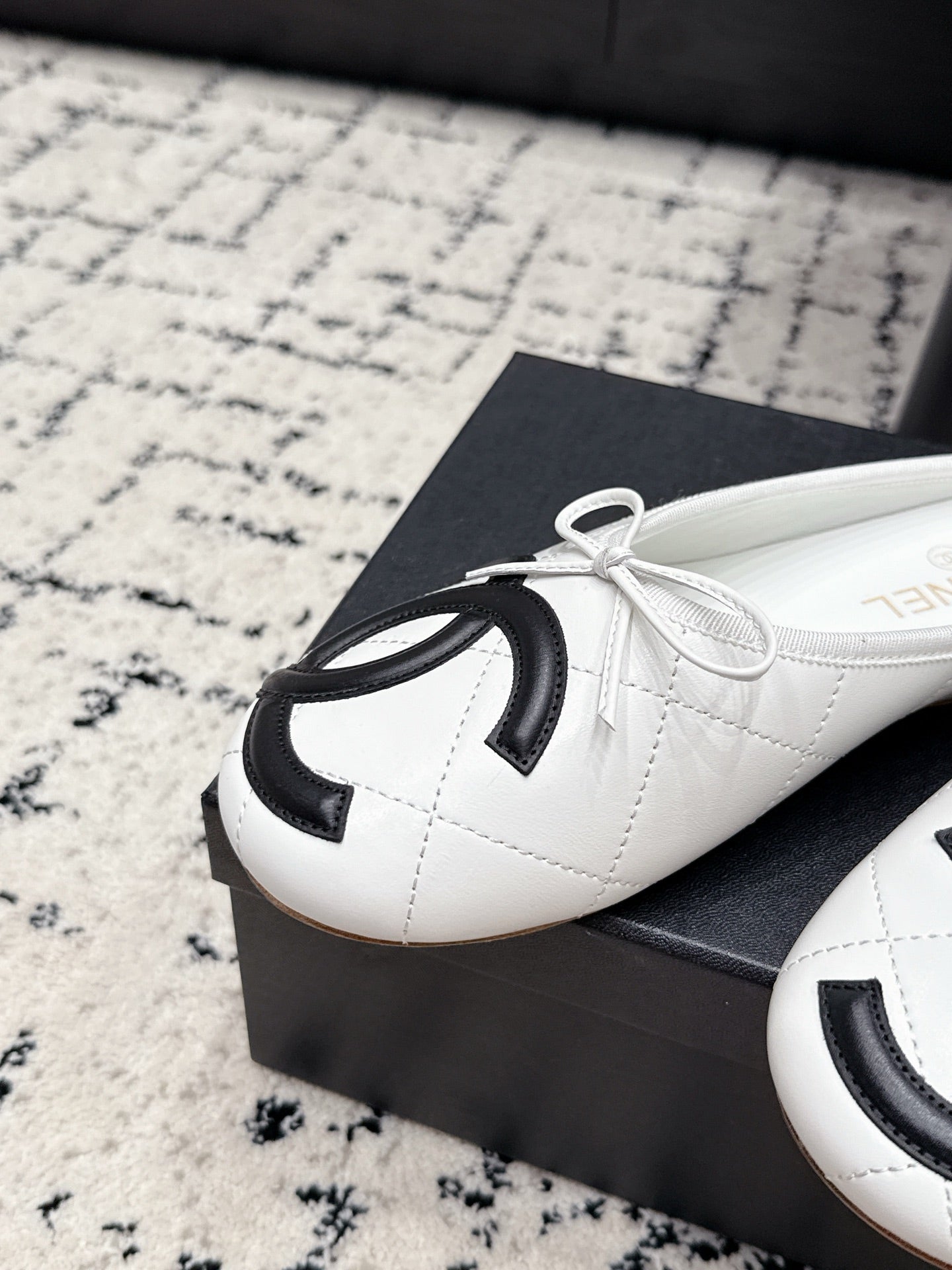 CC 26s Coco Beach Cambon Mule White Lambskin 847130