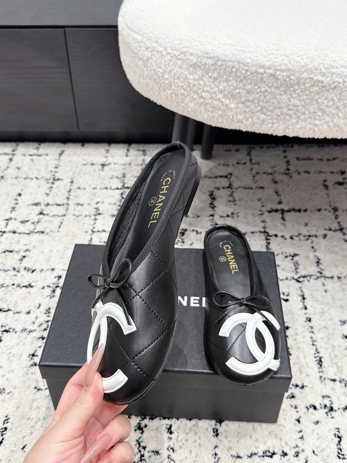 CC 26s Coco Beach Cambon Mule Black Lambskin 847131