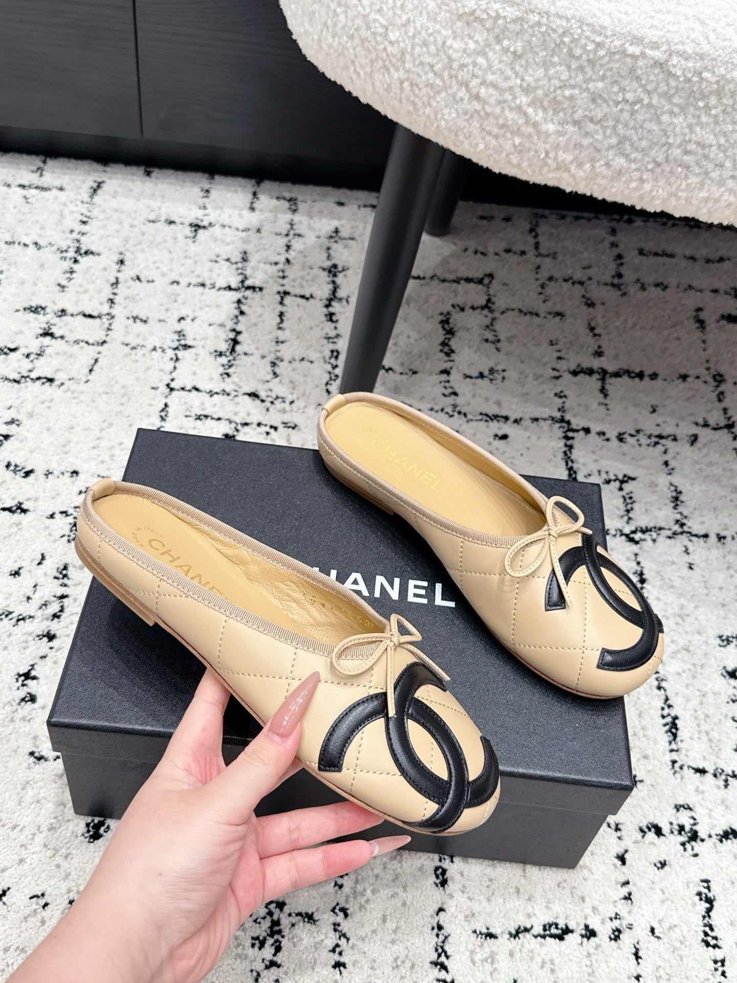 CC 26s Coco Beach Cambon Mule Beige Lambskin 847132