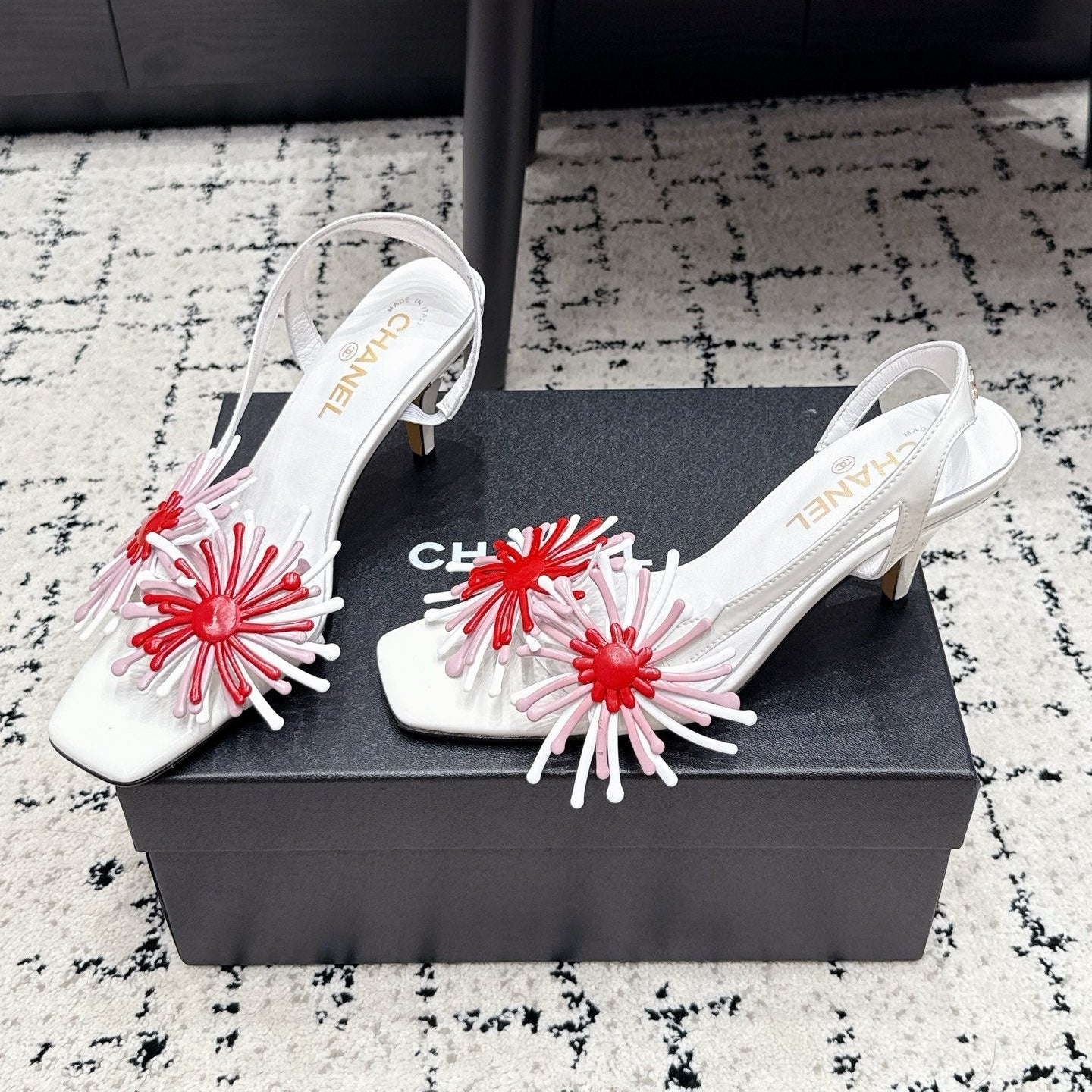 CC 26s High-Heeled Sandals White Patent Leather 908288