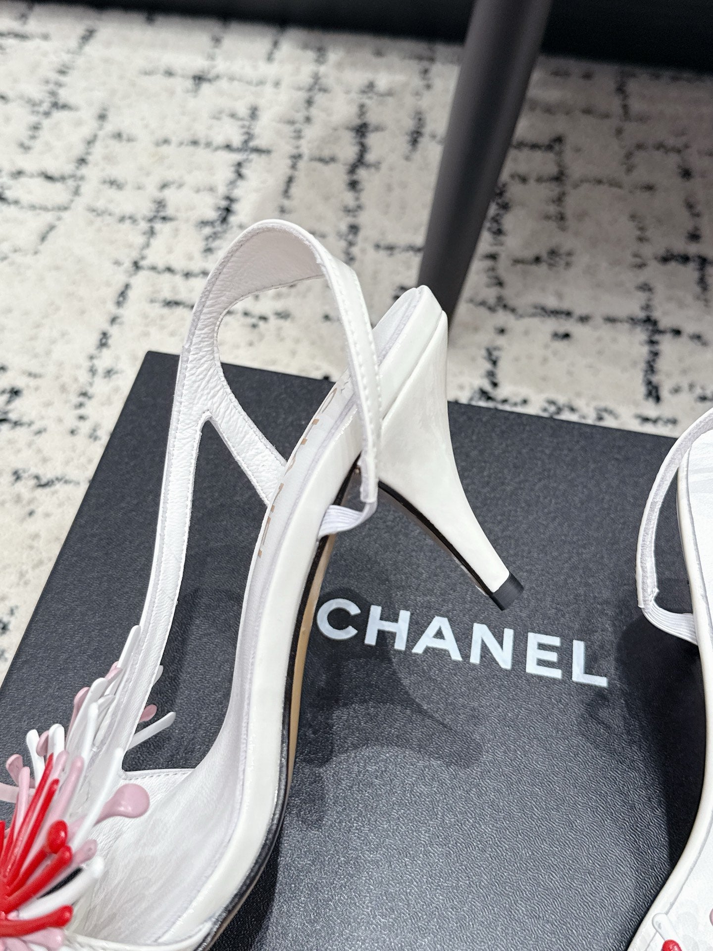 CC 26s High-Heeled Sandals White Patent Leather 908288