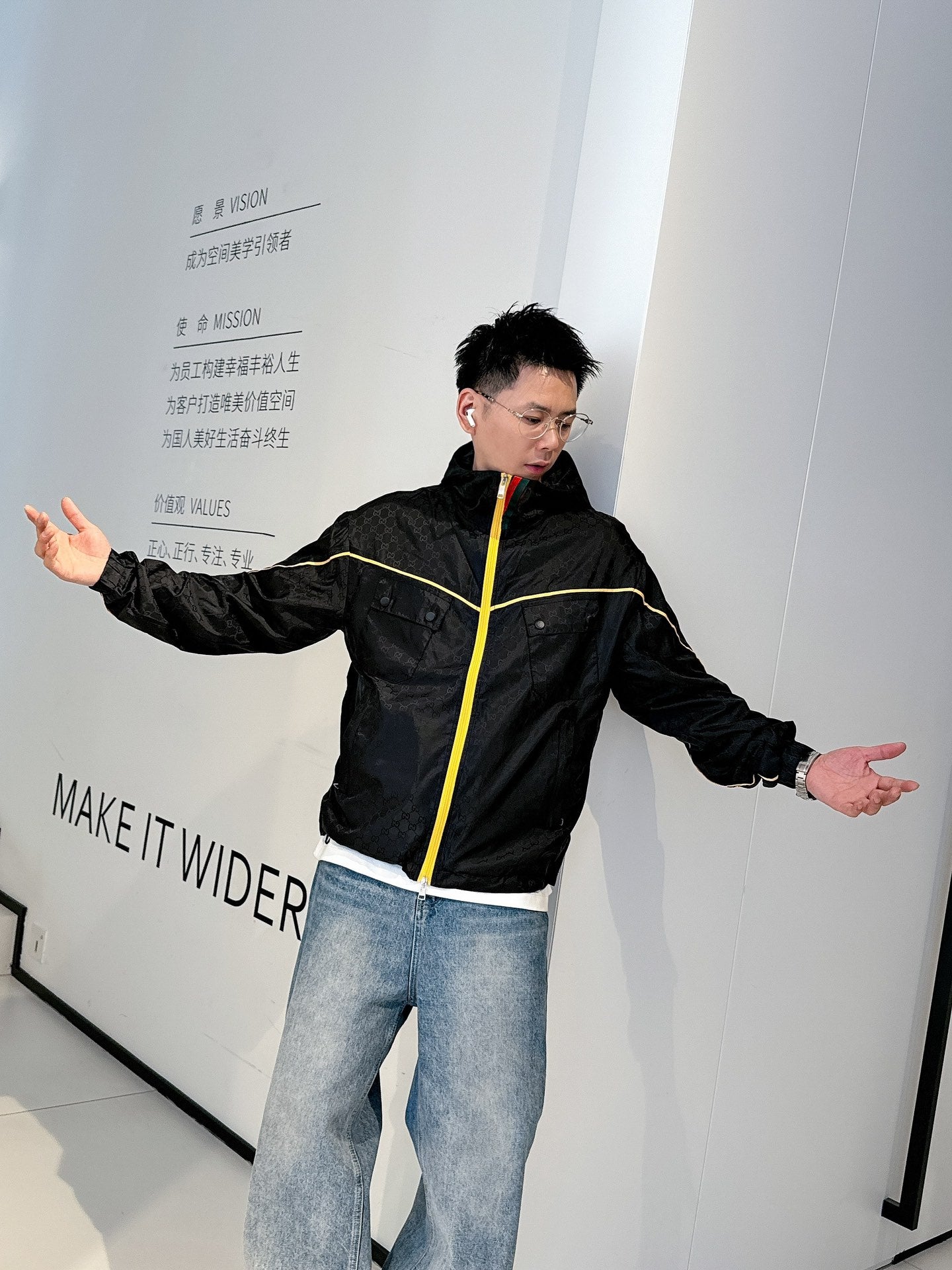 Gucci Men’s Jacket Black Yellow Nylon Satin