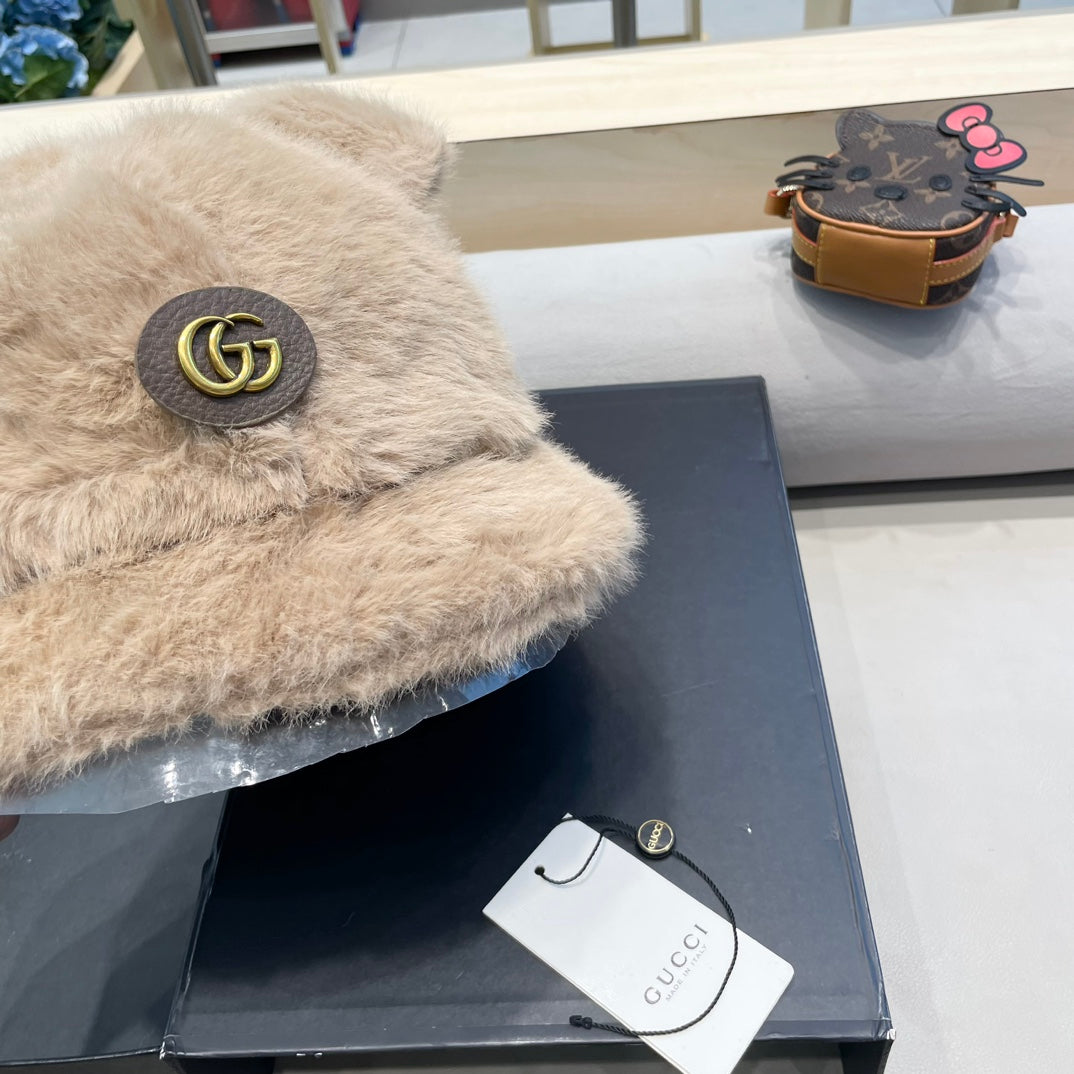 BUCKET HAT IN CAMEL BEIGE FLEECE 397931