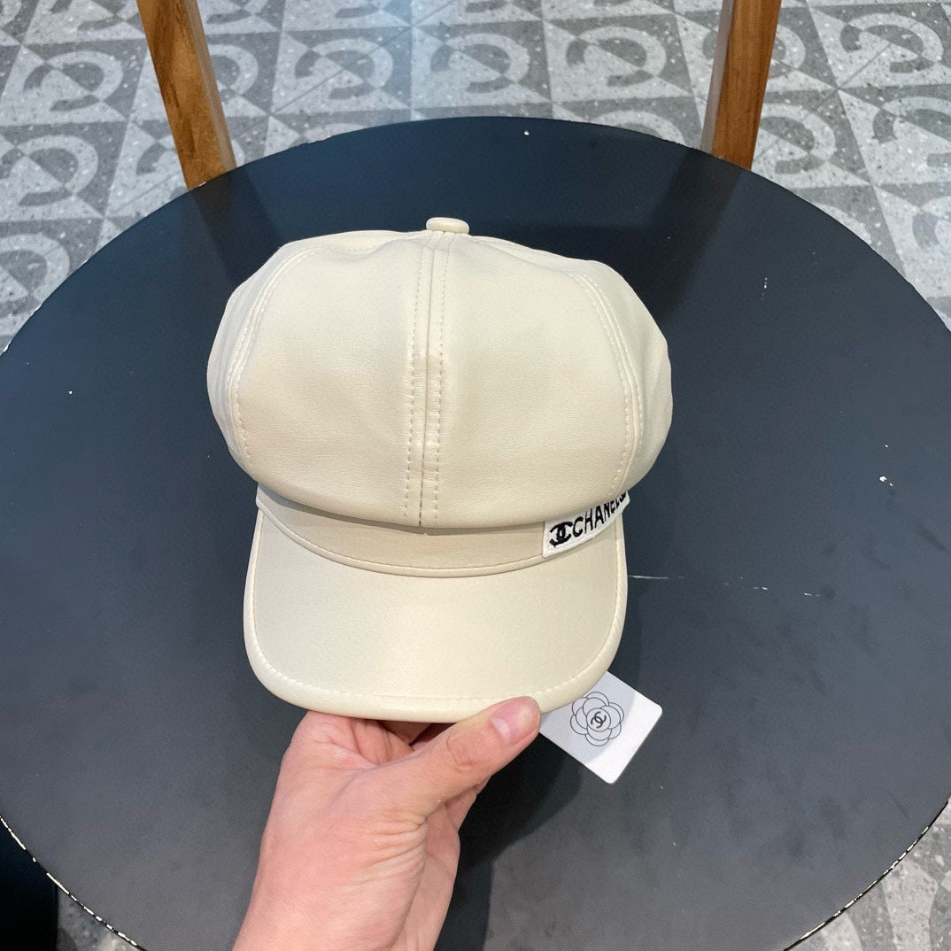 BAKER BOY CAP IN WHITE CALFSKIN 419448