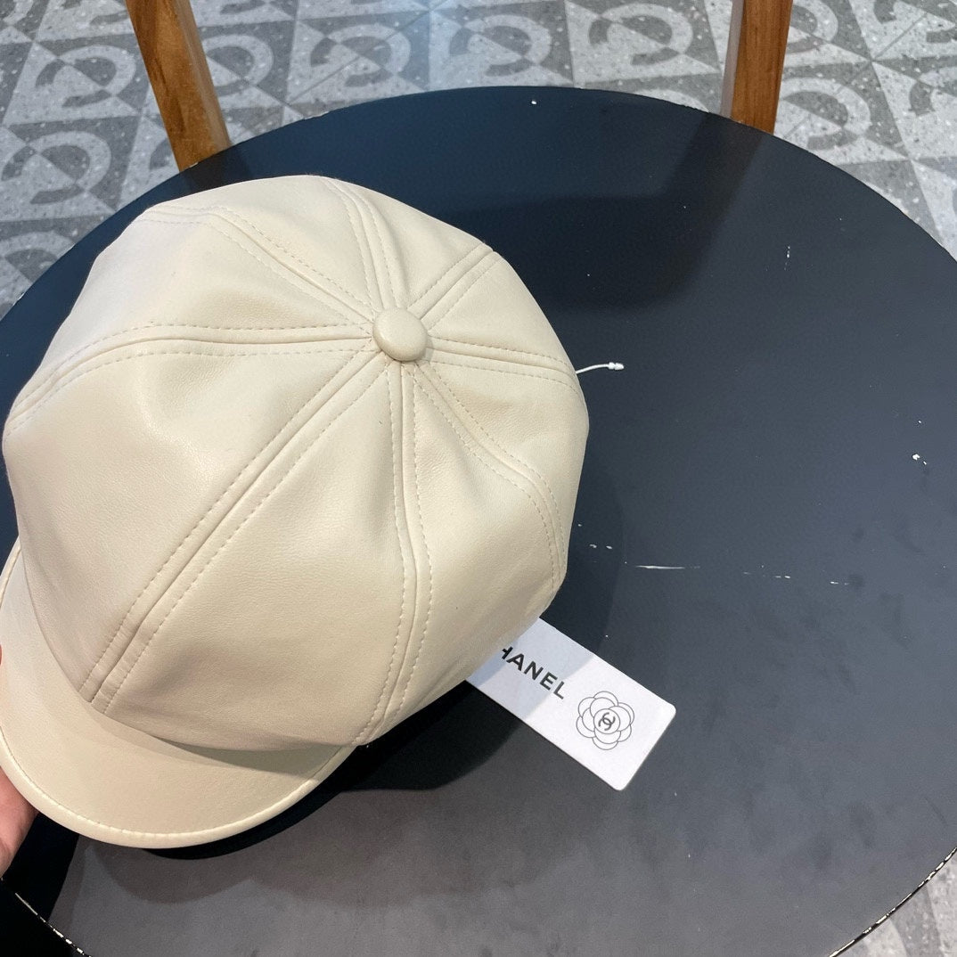 BAKER BOY CAP IN WHITE CALFSKIN 419448
