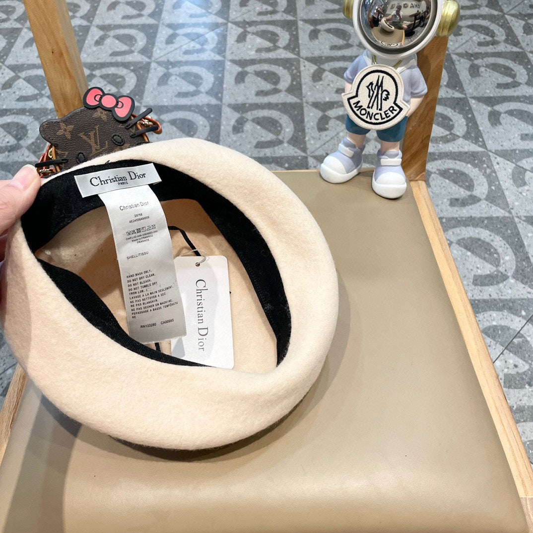 AUSTRALIAN BERET HAT IN BEIGE WOOL FELT 431714