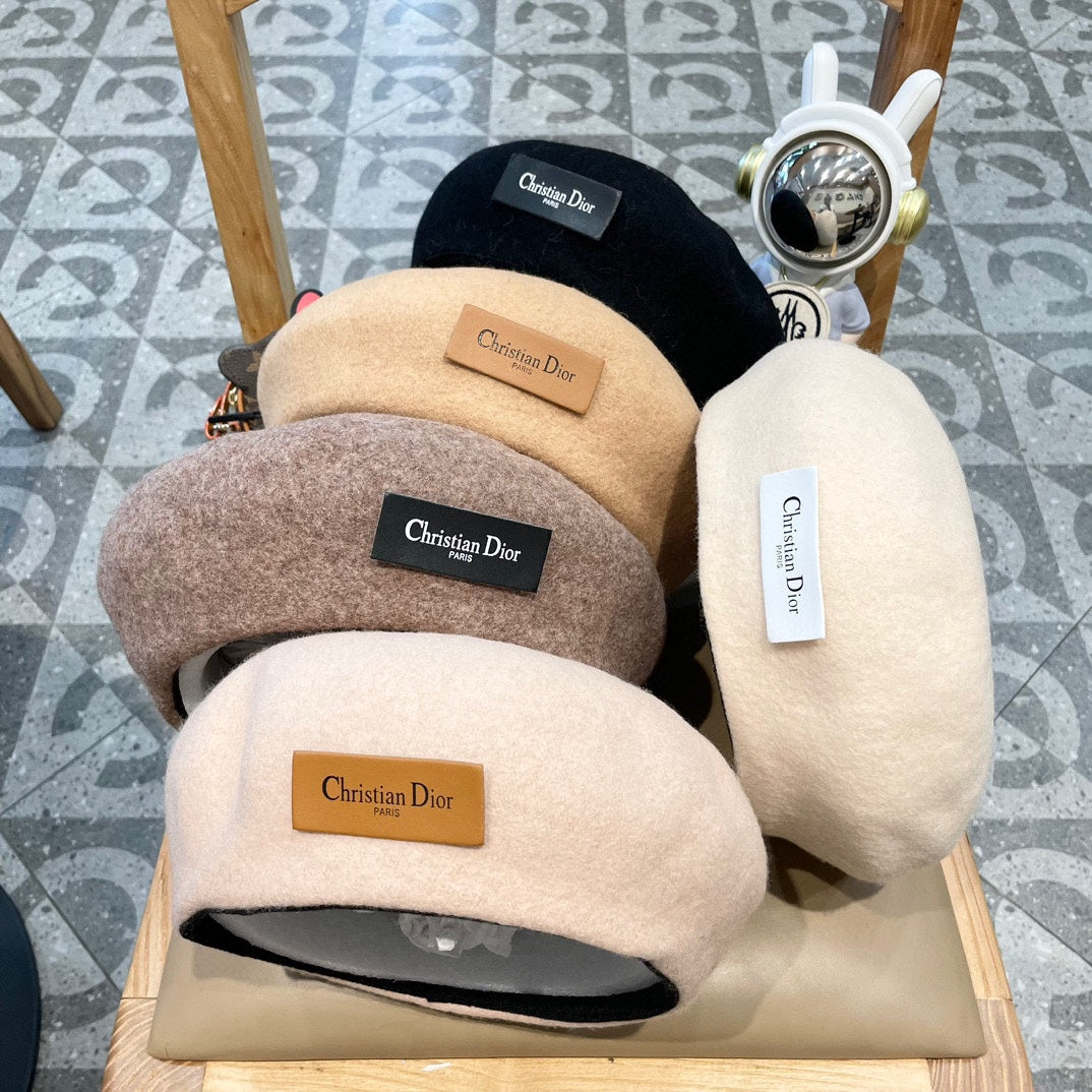 AUSTRALIAN BERET HAT IN PEACH BEIGE WOOL FELT 431717