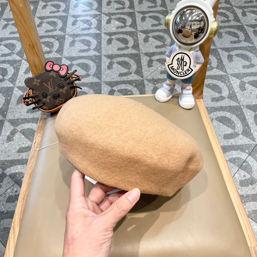 AUSTRALIAN BERET HAT IN PEACH BEIGE WOOL FELT 431717