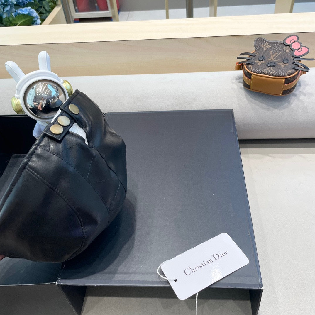 BAKER BOY HAT IN BLACK LEATHER 436766