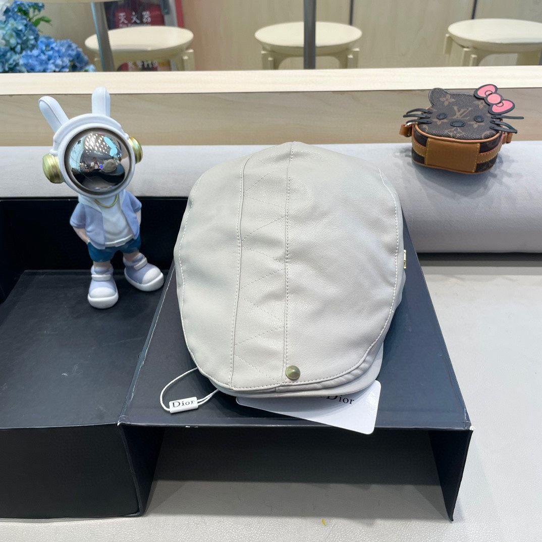 BAKER BOY HAT IN IVORY BEIGE LEATHER 436768