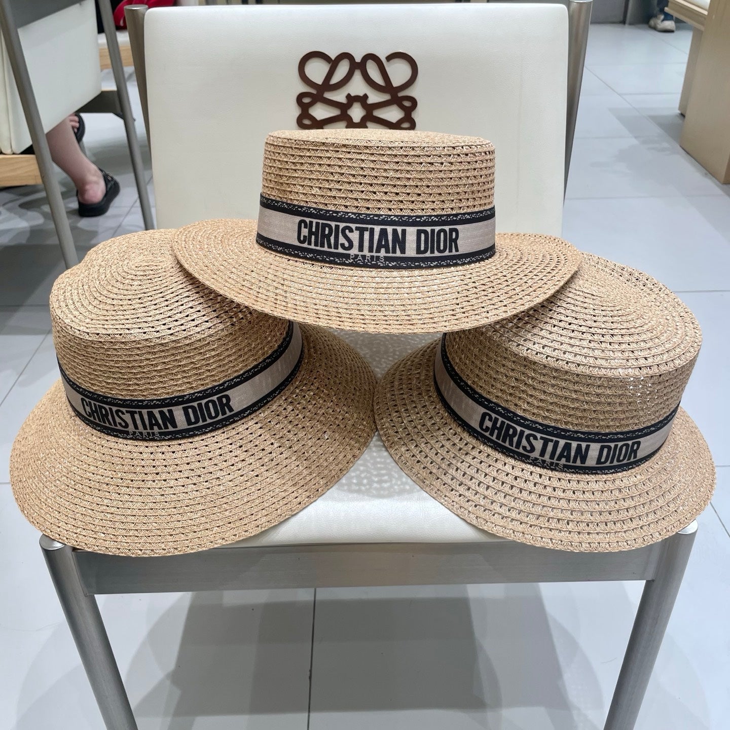 BUCKET HAT IN DARK BEIGE RAFFIA 653751