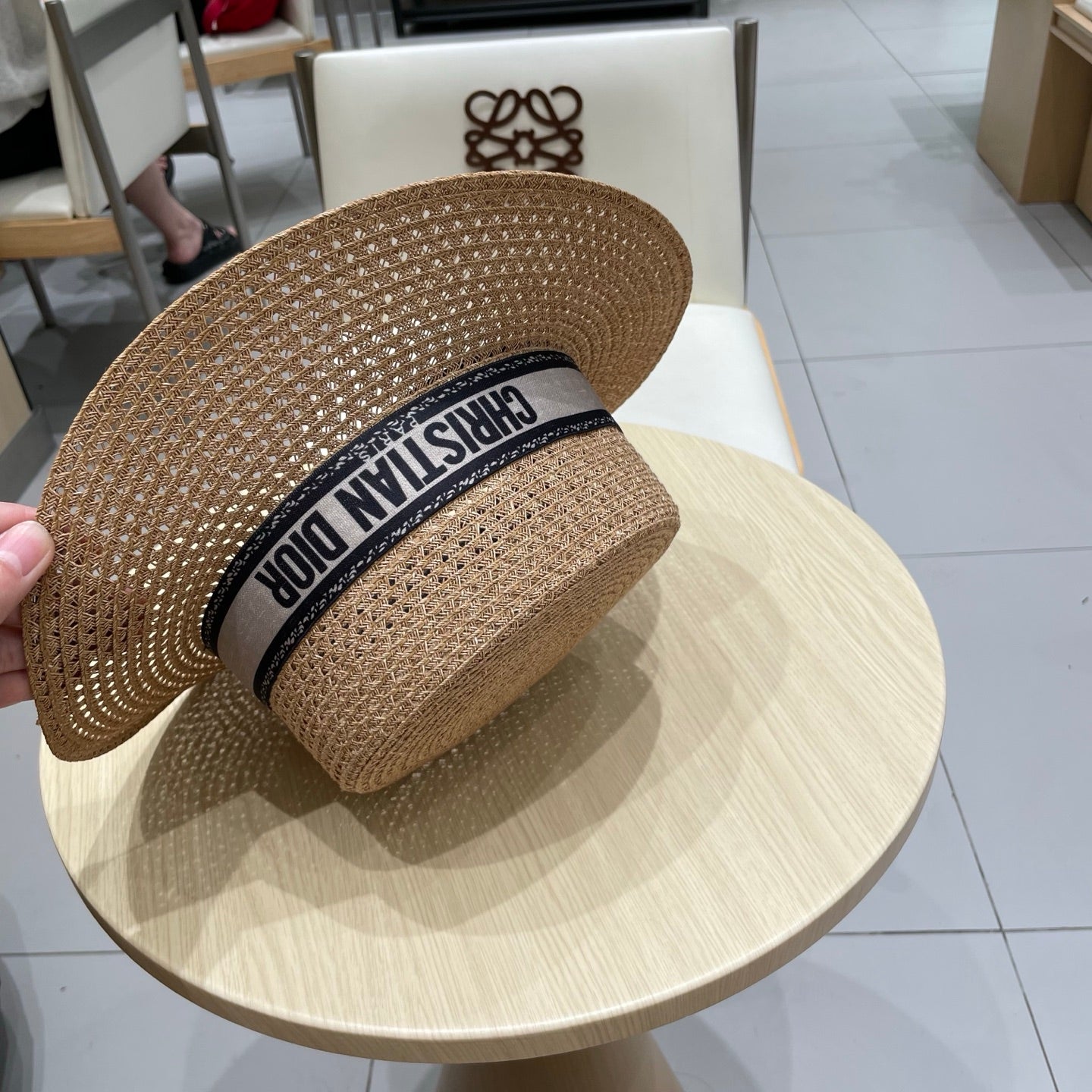 BUCKET HAT IN DARK BEIGE RAFFIA 653751