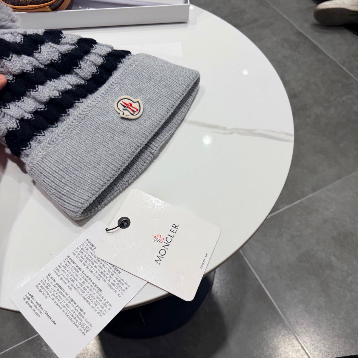 MC 26s Winter Pom Pom Beanie Black Grey Wool 499254
