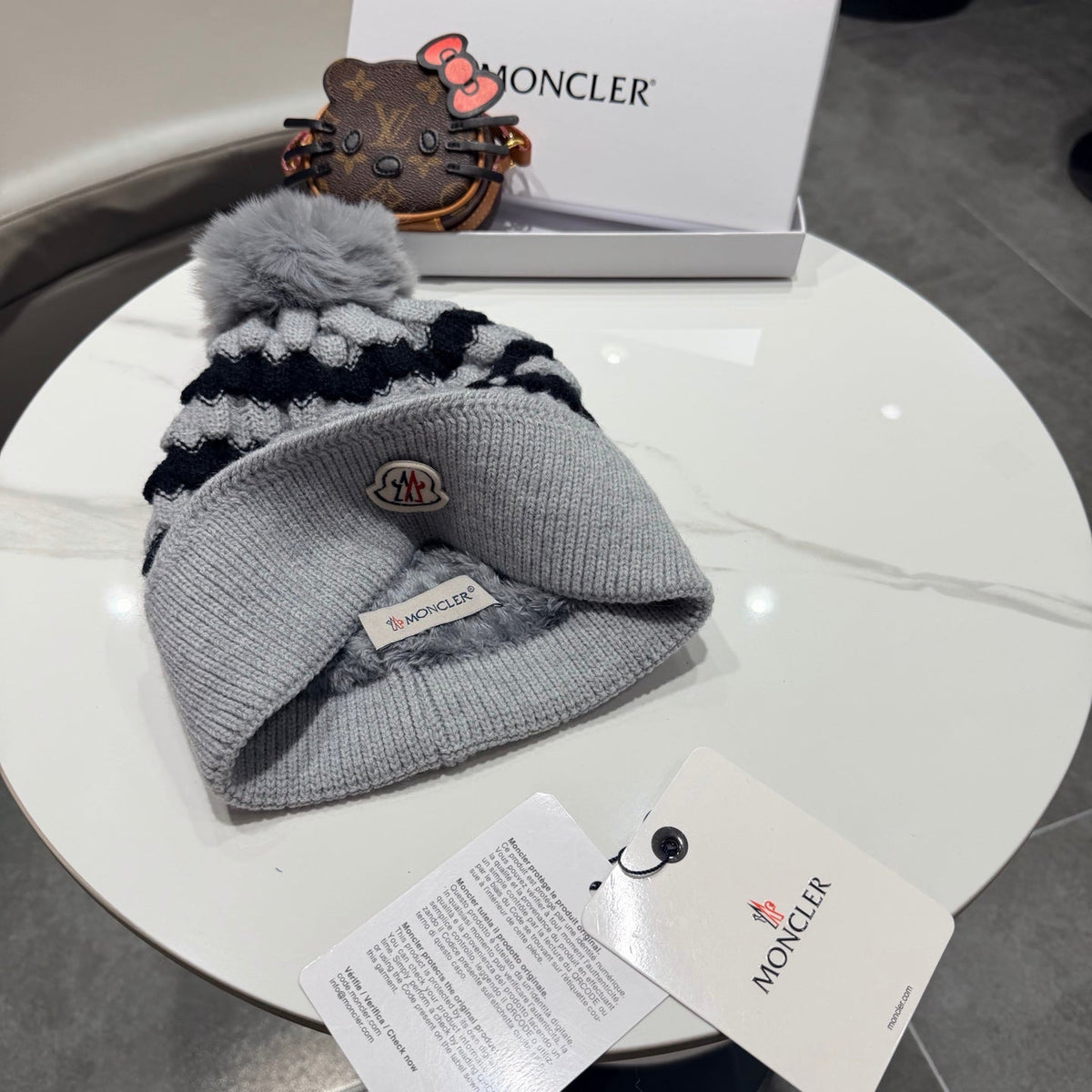 MC 26s Winter Pom Pom Beanie Black Grey Wool 499254