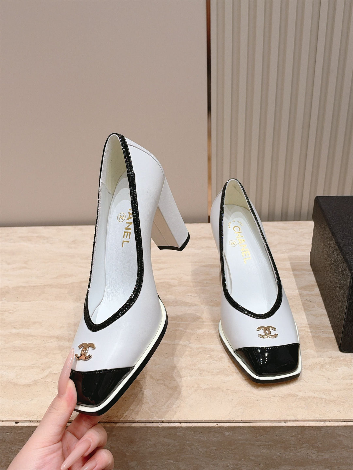 Chanel 2026 Block Heel Pumps White Leather 196231