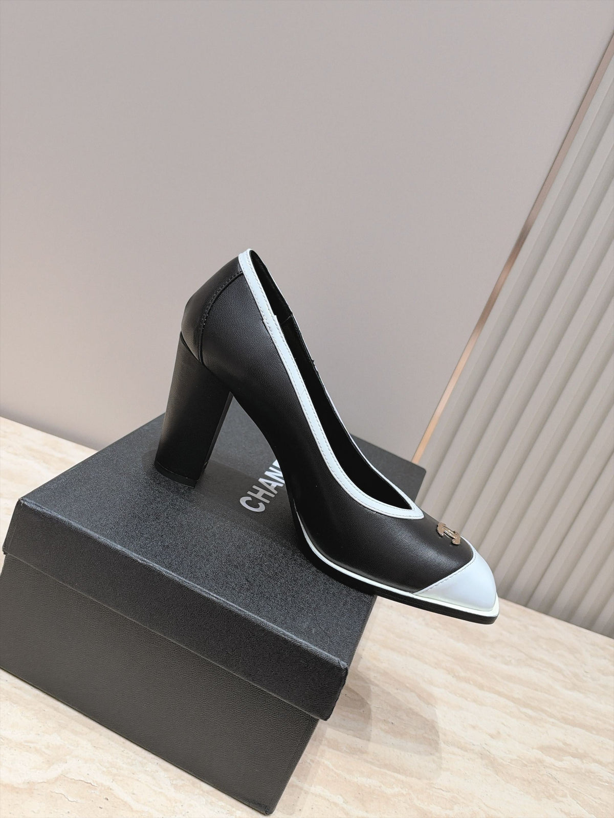 Chanel 2026 Block Heel Pumps Black Leather 196232
