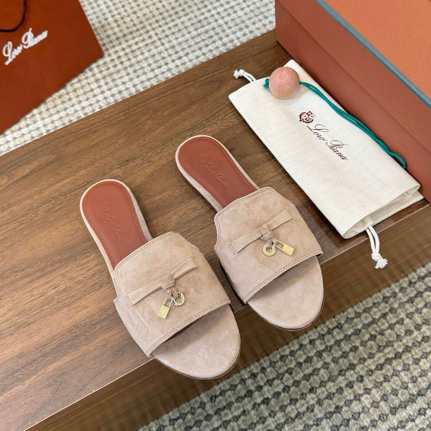 LP 26s Summer Charms Sandals Suede 011