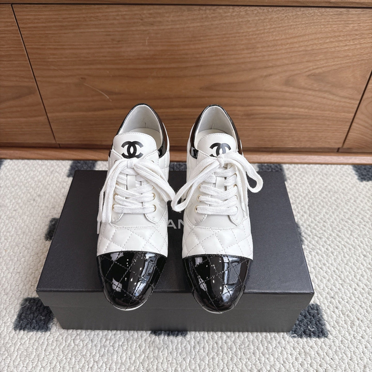 CC 26s Lace-Up Oxfords 6.5cm White Black Leather 118292
