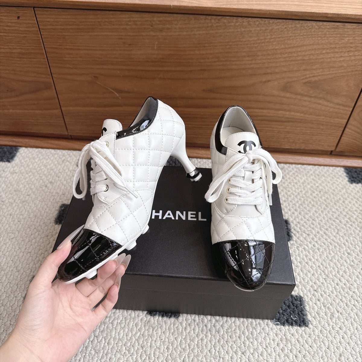 CC 26s Lace-Up Oxfords 6.5cm White Black Leather 118292