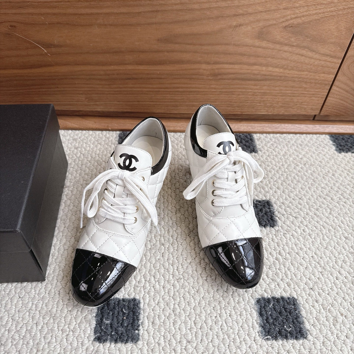 CC 26s Lace-Up Oxfords 6.5cm White Black Leather 118292