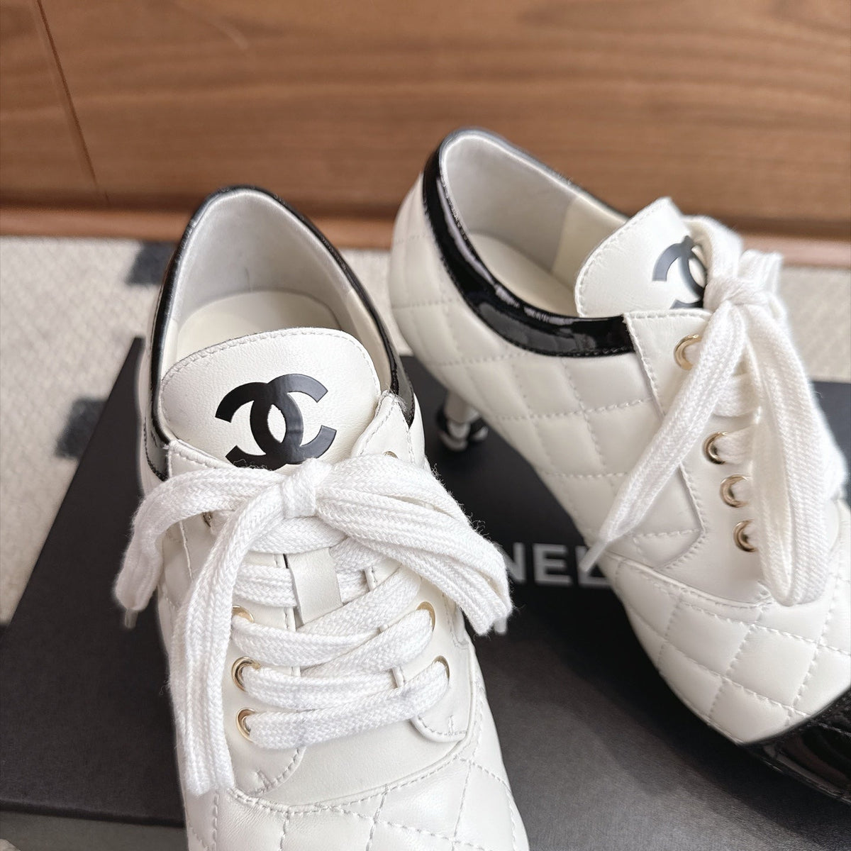 CC 26s Lace-Up Oxfords 6.5cm White Black Leather 118292