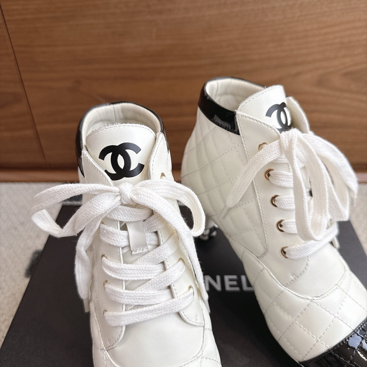 CC 26s Lace-Up Ankle Boots 6.5cm White Black Leather 118295