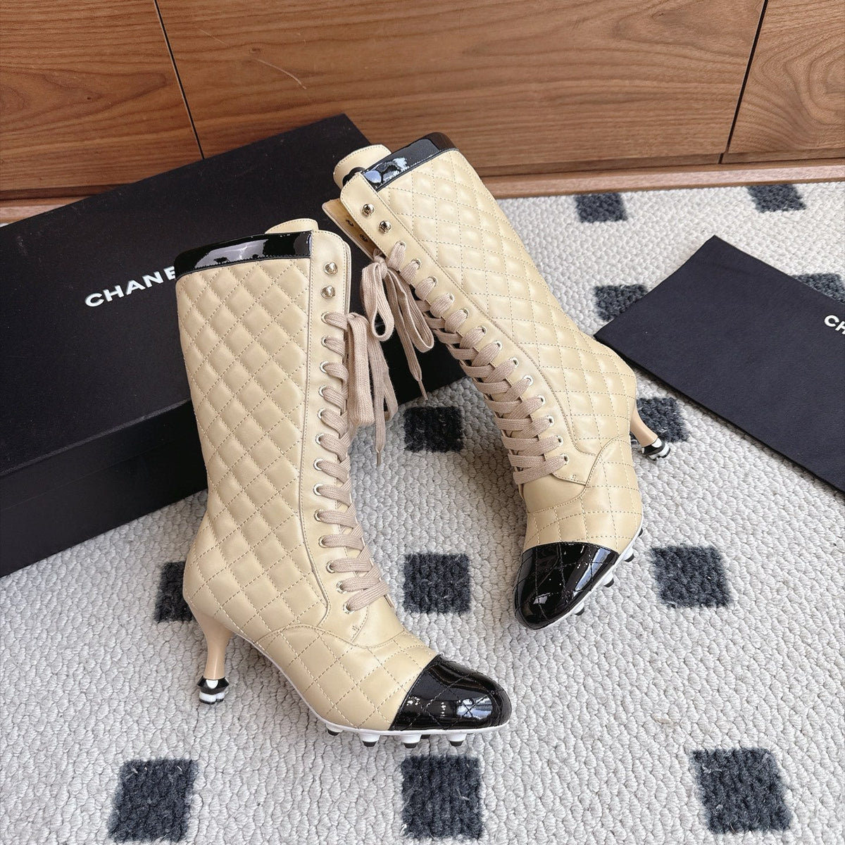 CC 26s Lace-Up Boots 6.5cm Beige Black Leather 118299