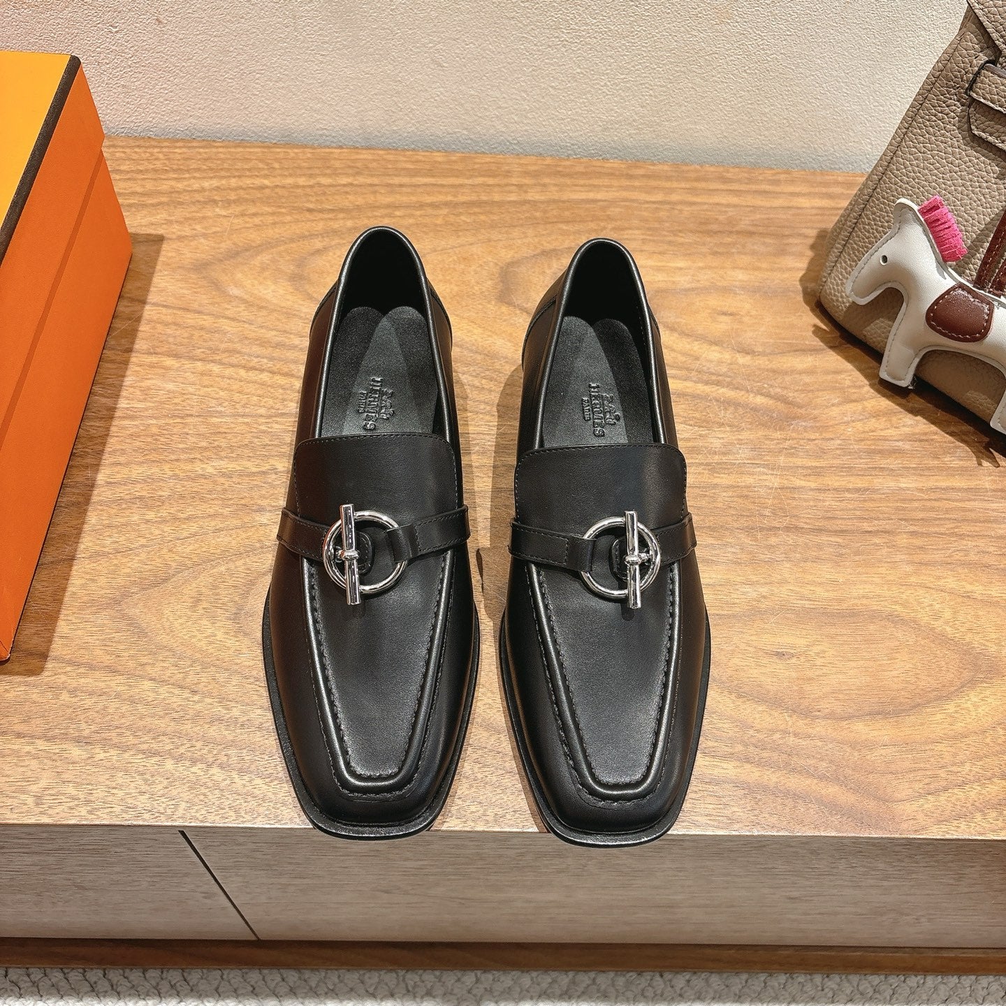 HM Impact Loafers Black Cowhide Sliver Hardware 526182