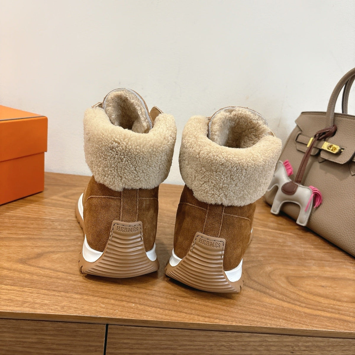 HM 26S Lieva Sneakers 3cm Tan Suede Shearling 110597