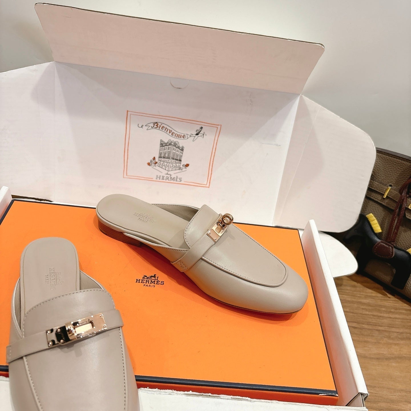 HM 26s Kelly Mule In Beige Calfskin Gold Hardware
