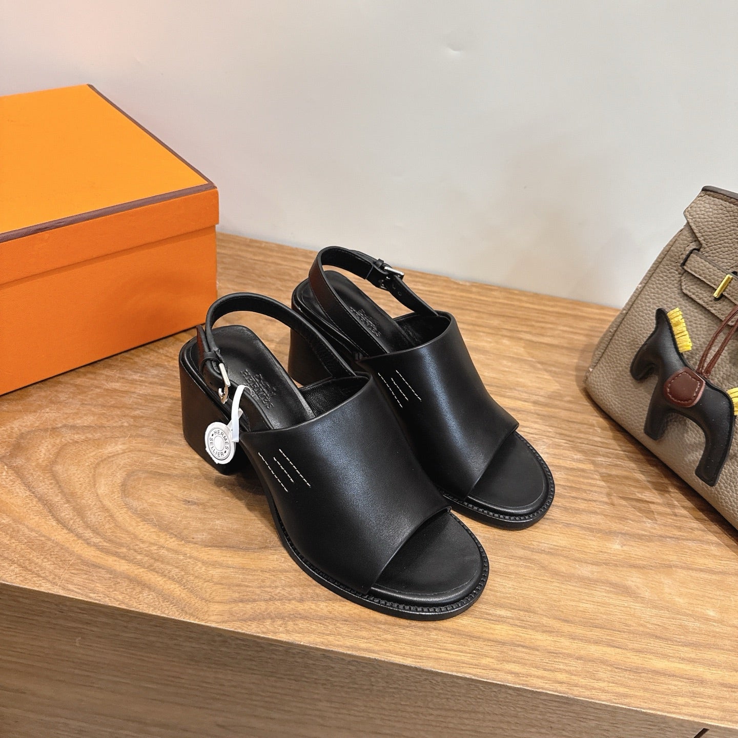 HM 26S Elda 60 Sandal Black Calfskin Silver Hardware