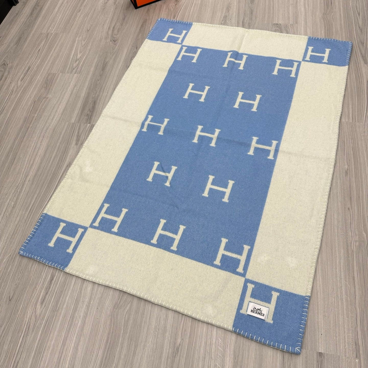 Hermes 26s Avalon Blanket Bleu Wool 528160