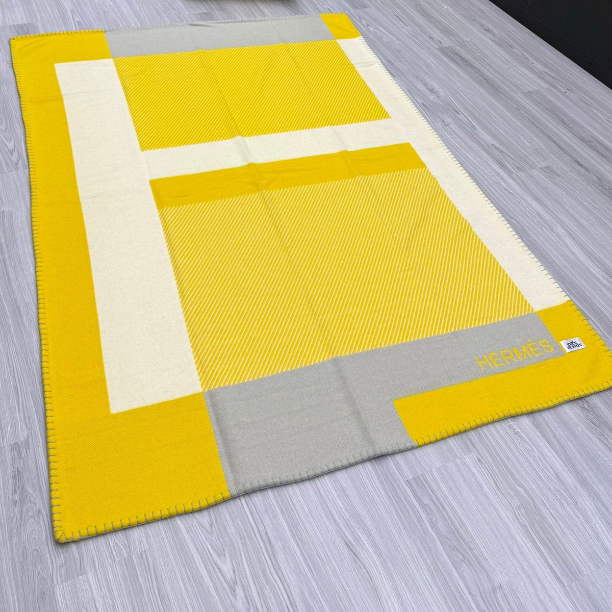 Hermes 26s Riviera Blanket 144x200cm Yellow Wool 528126