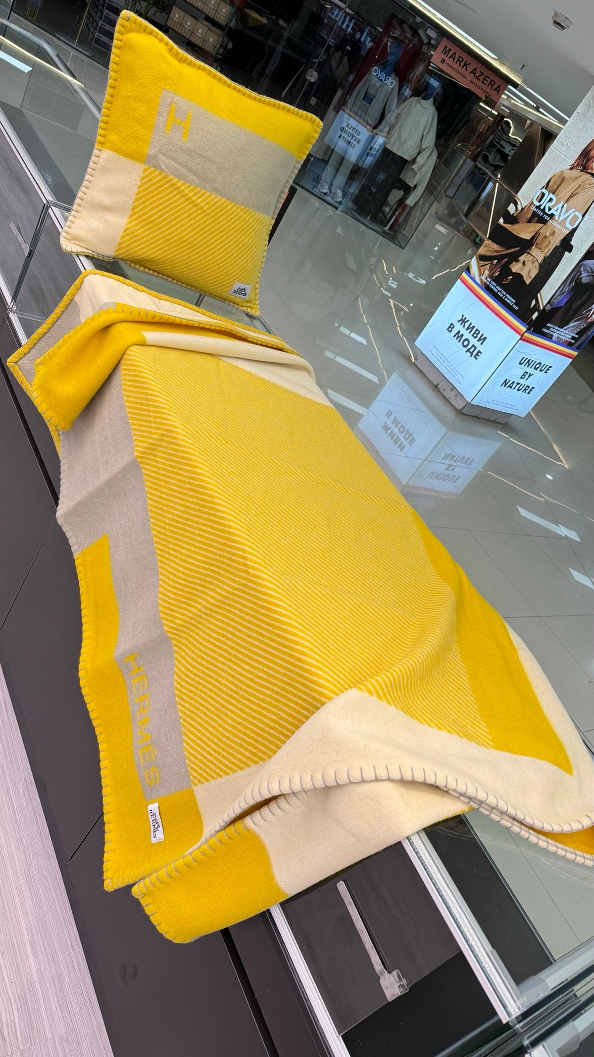 Hermes 26s Riviera Blanket 144x200cm Yellow Wool 528126