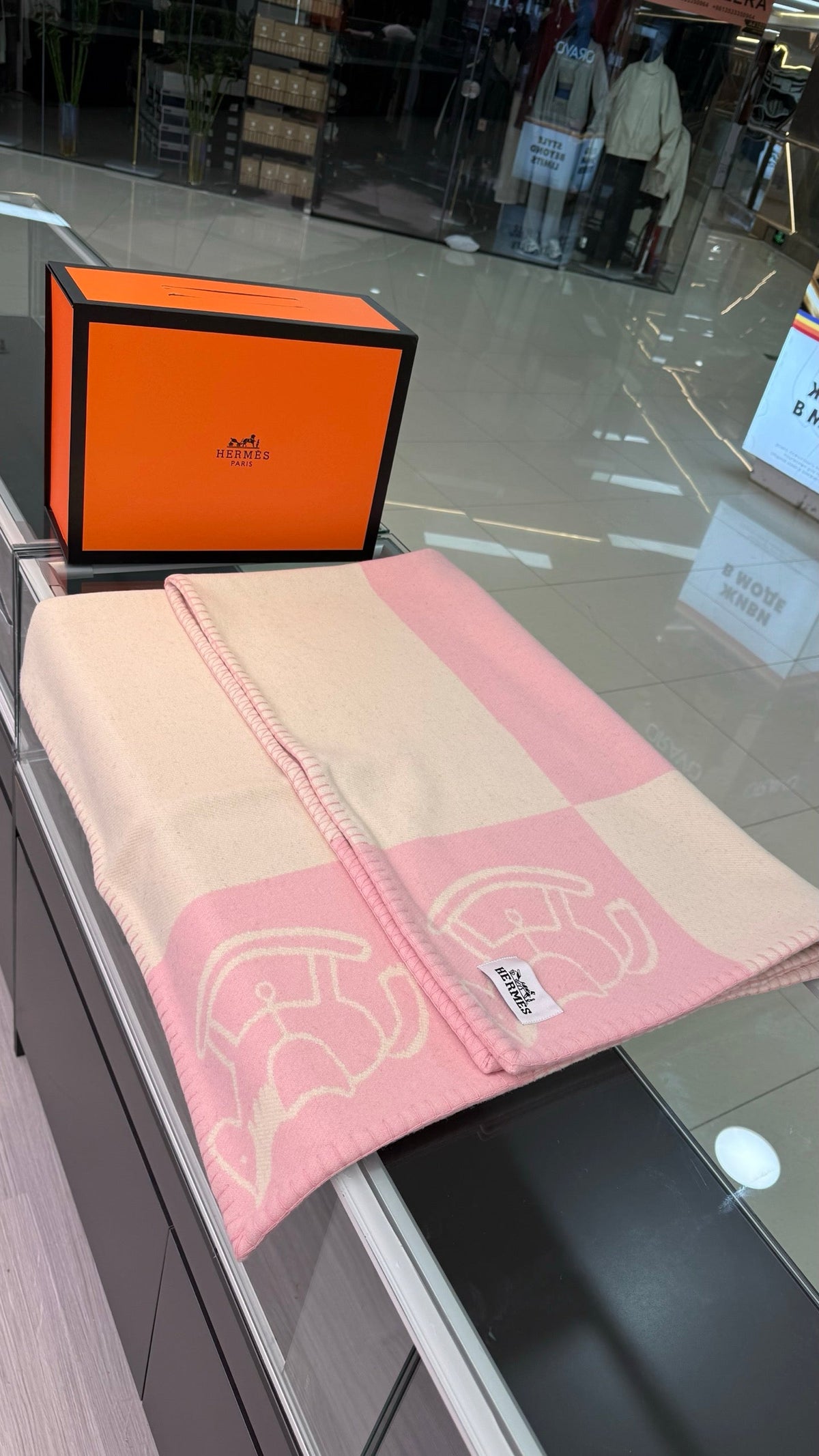 Hermes 26s Adada Avalon Blanket Pink 528166
