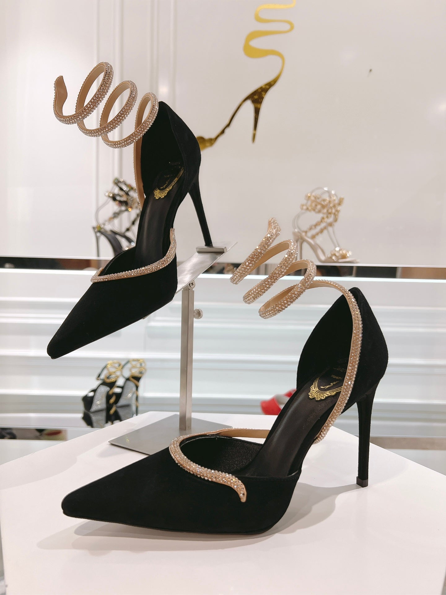 RC 25C Scarpin Black Gold Imported Velvet Swarovski Crystal 339483