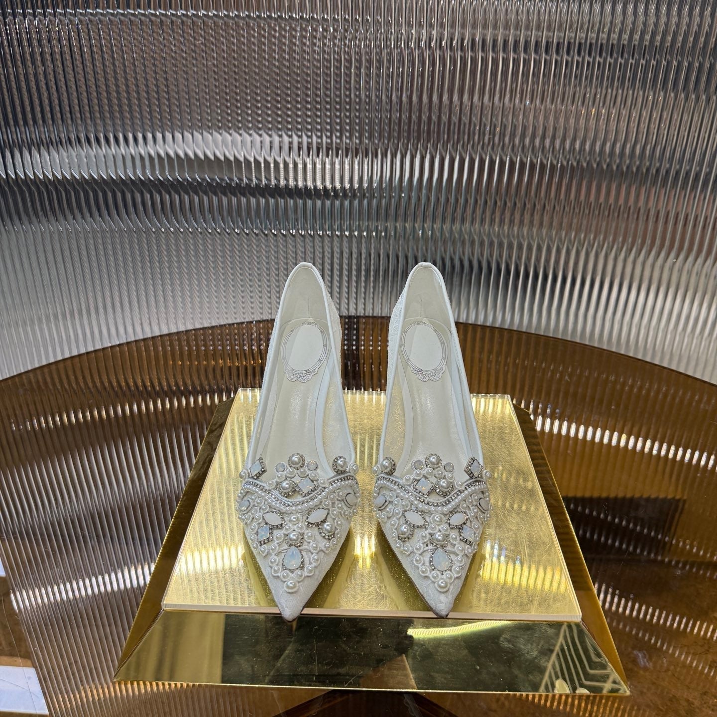 RC 25C Retro Pump 7.5cm Pearl White Sheepskin 310636