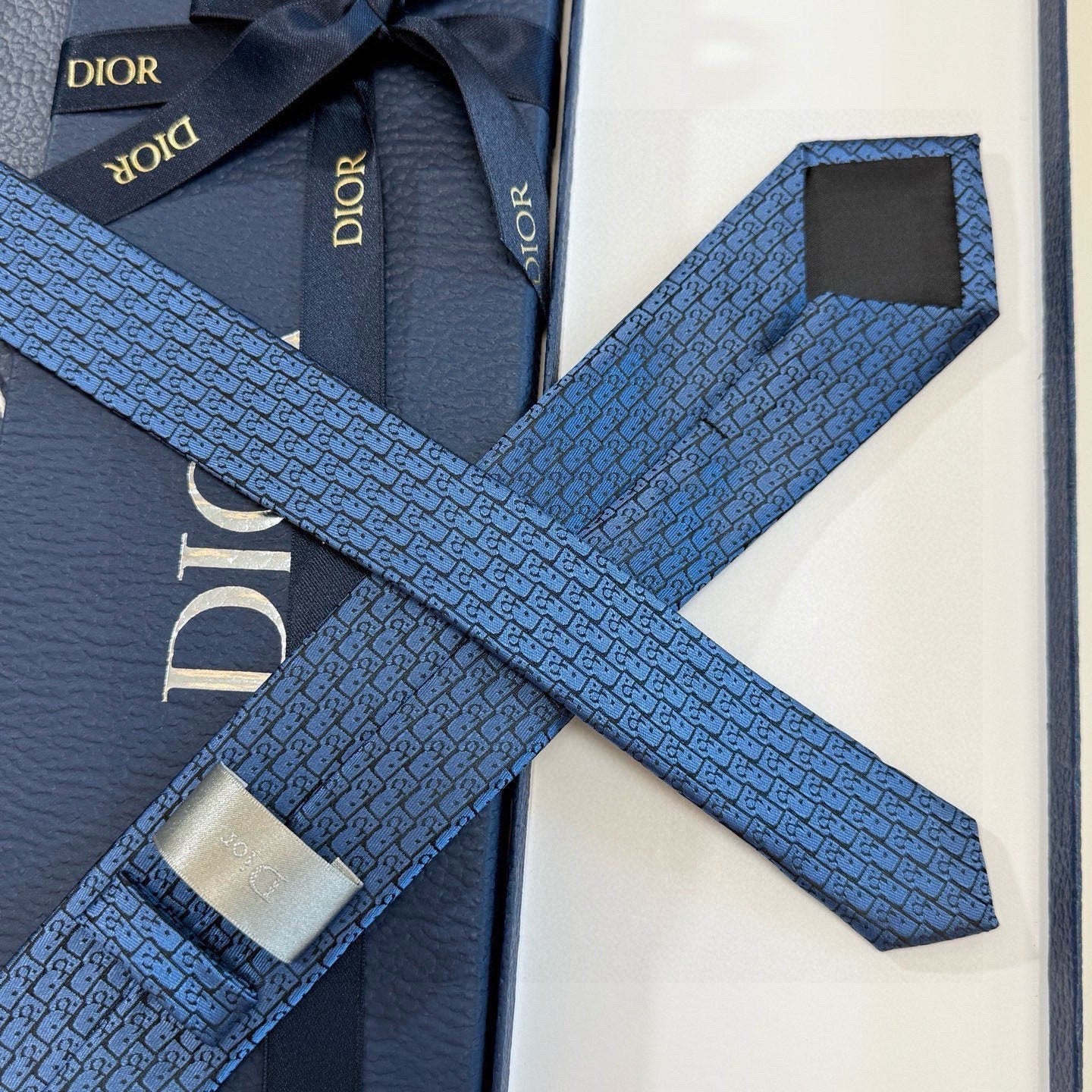 CD Tie Light Blue Silk 330077