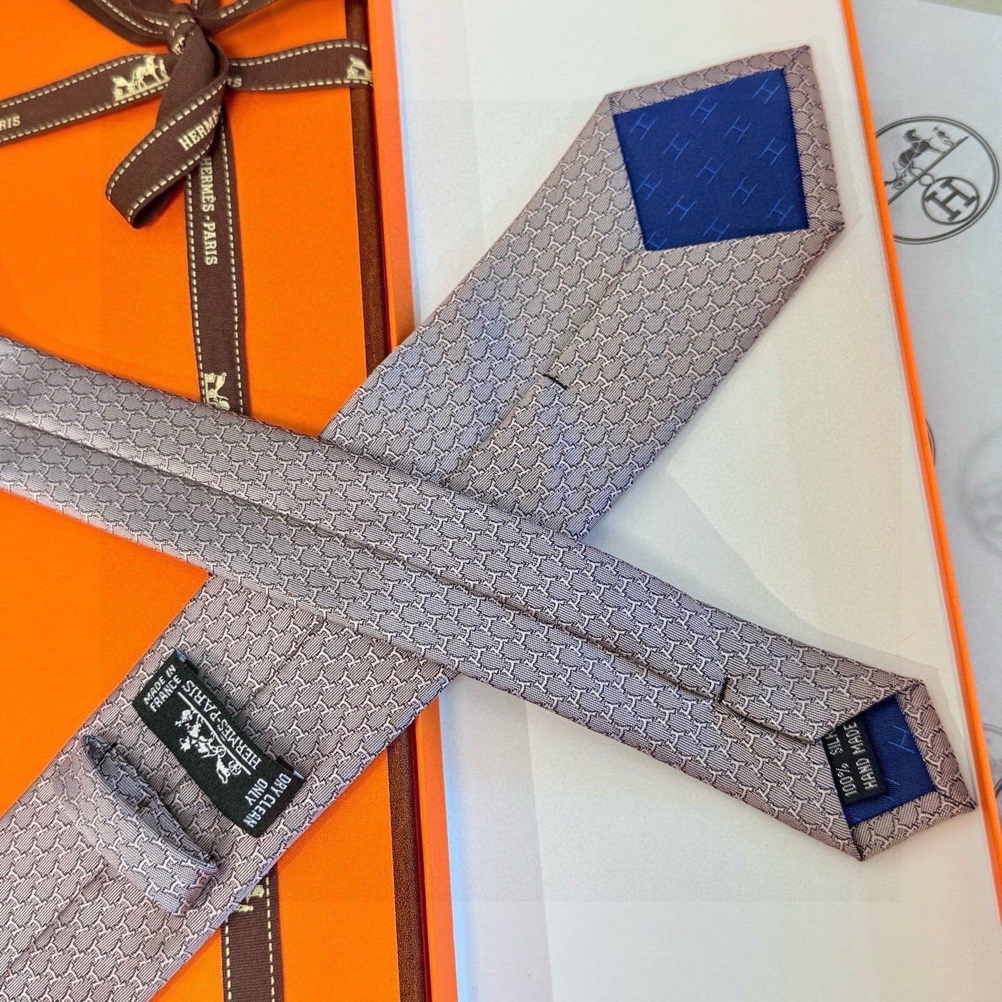 HM  Hilario Tie Light Purple Twill Silk 209998