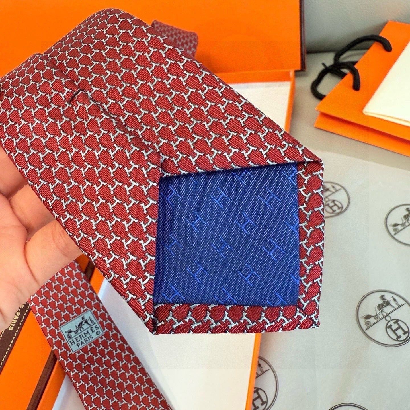 HM  Hilario Tie Burgundy Twill Silk 210001