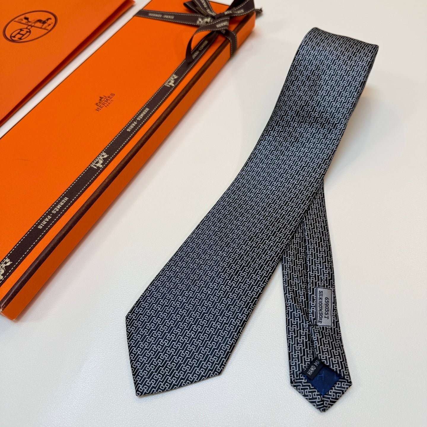 HM Tie Grey Silk 327130